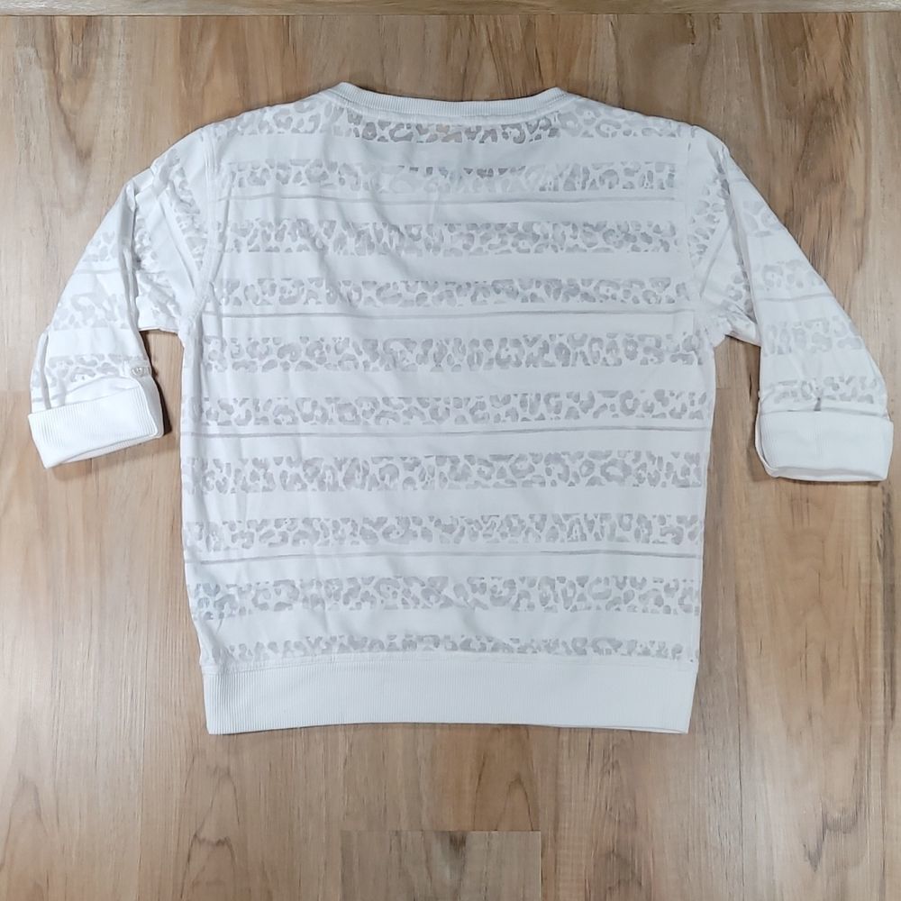 Ruby Rd White Leopard Print Burnout Cuffed Sleeve… - image 2